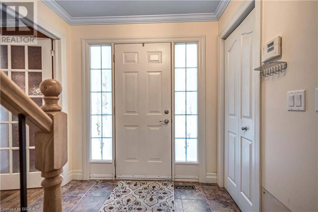 Brantford, ON N3S3G9,144 GLENWOOD Drive