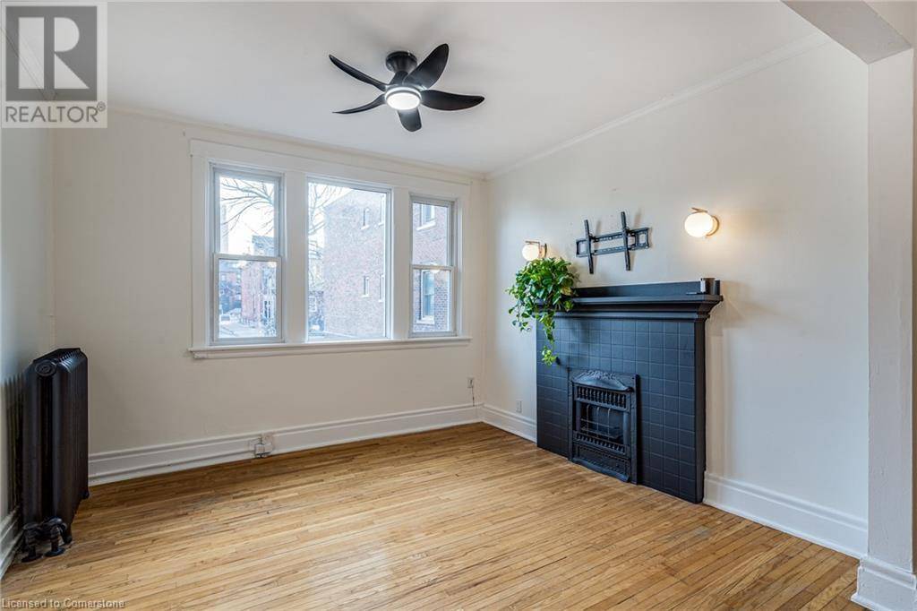 Hamilton, ON L8P1B2,285 KING ST West #10