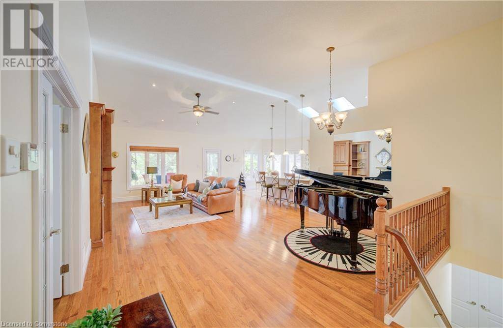 New Hamburg, ON N3A4P7,22 ORCHARD Way