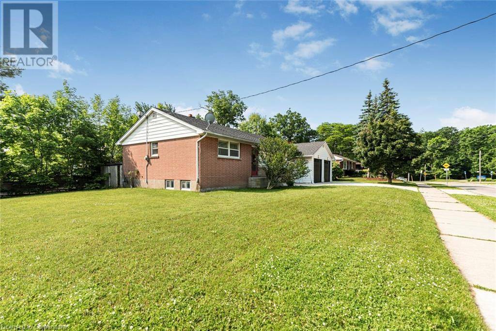 Burlington, ON L7P1J2,2278 MOUNT FOREST Drive