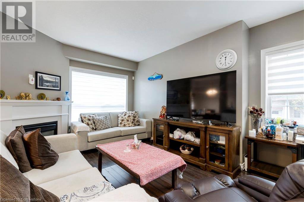 Grimsby, ON L3M0G1,8 LAKELAWN RD #54