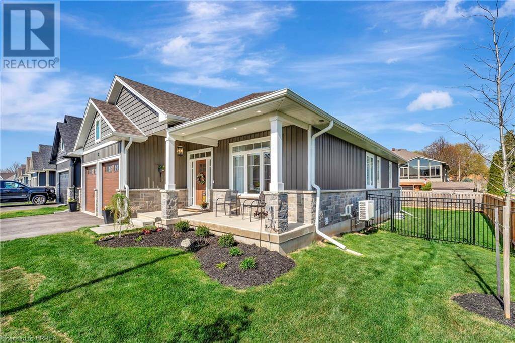 Paris, ON N3L0H7,68 CEDAR ST #12