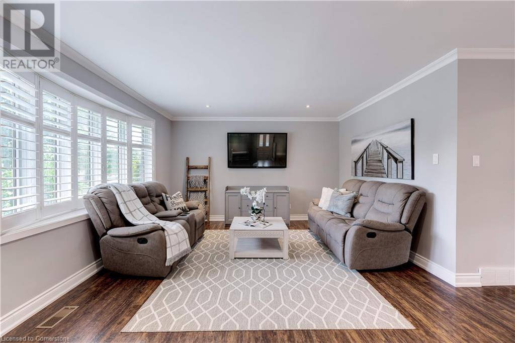 Burlington, ON L7P2P4,1318 ROSEMARY Crescent