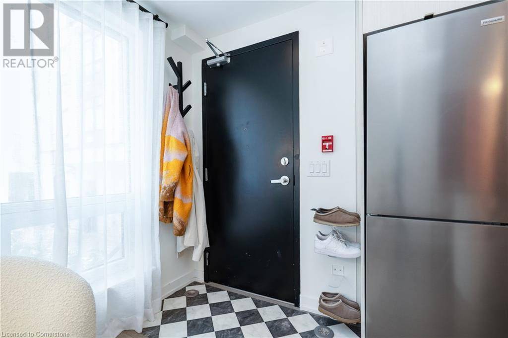 Toronto, ON M3H0E9,861 SHEPPARD AVE #18