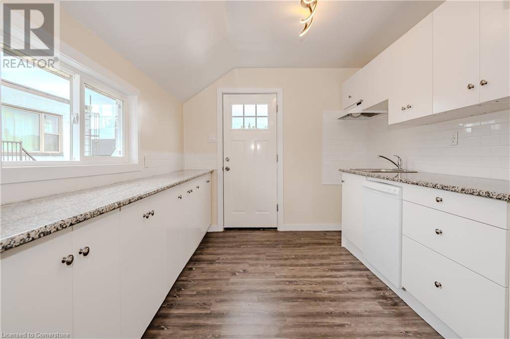 Hamilton, ON L8H2H4,73 ALBANY Avenue