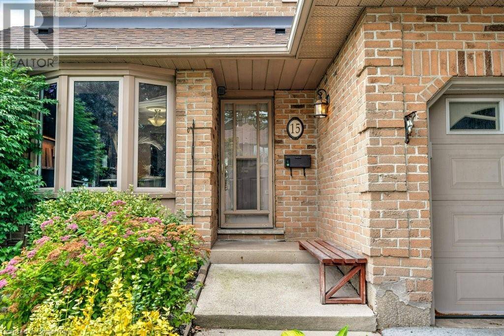 Hamilton, ON L9C7K9,800 UPPER PARADISE RD #15