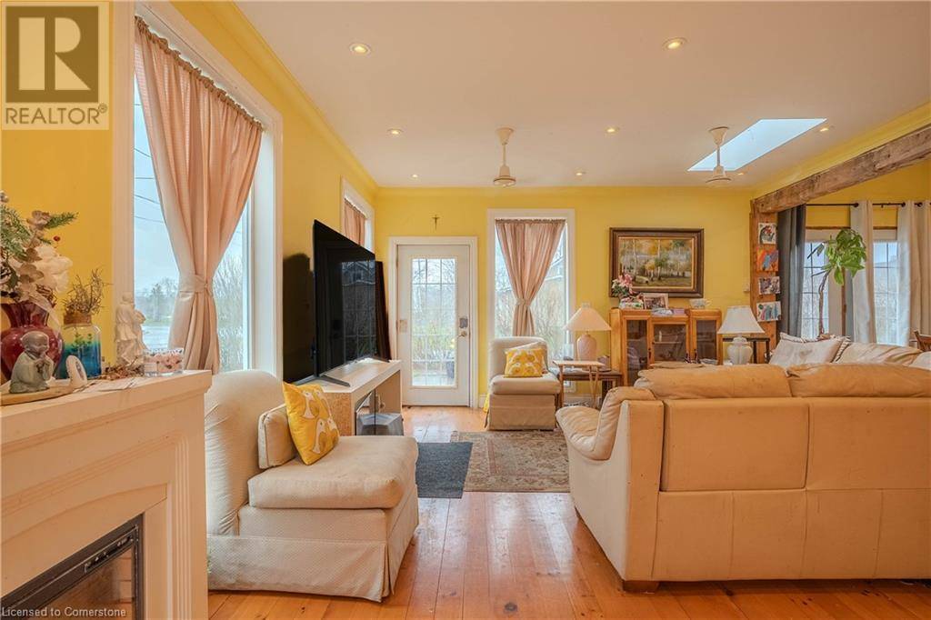 Fort Erie, ON L2A5M4,1093 SUNSET Drive
