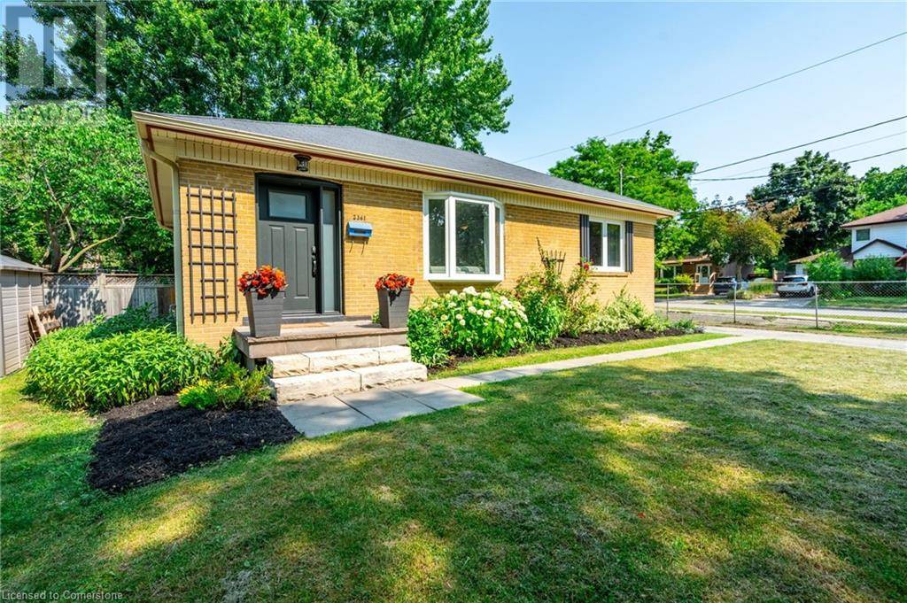 Burlington, ON L7P1S2,2361 ALMA DALE Avenue