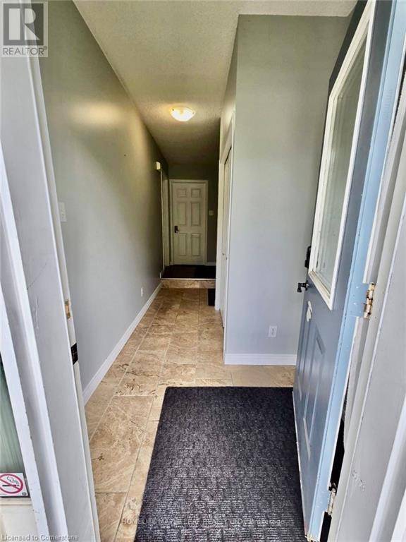 Woodstock, ON N4V1G2,14 OLD ORCHARD GLN #LOWER