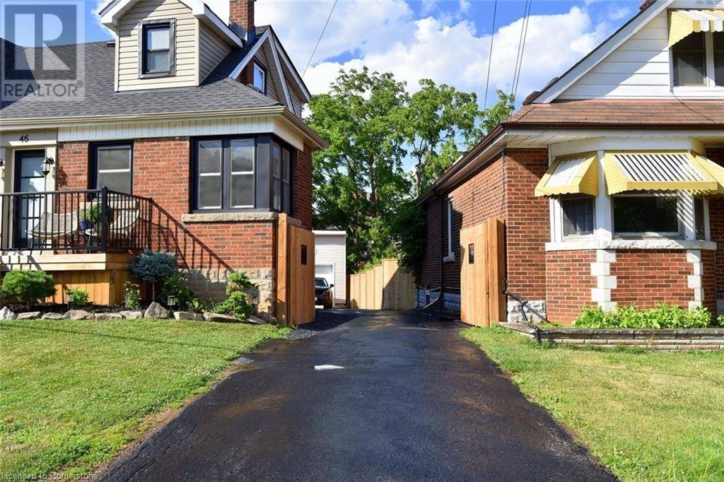 Hamilton, ON L8K4W9,45 DUNKIRK Drive