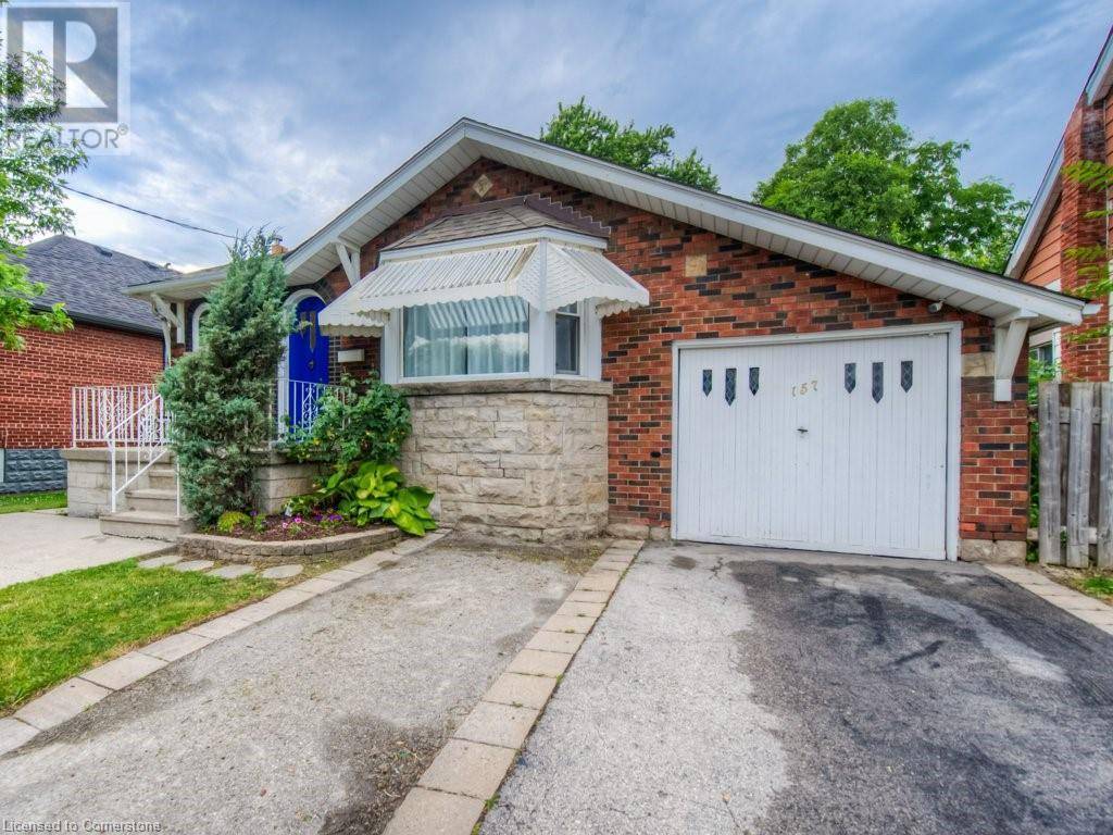Hamilton, ON L8H5H3,157 FAIRFIELD Avenue