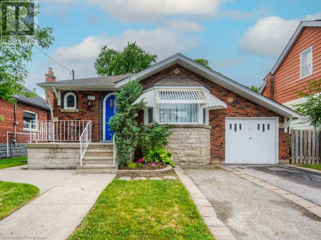 Hamilton, ON L8H5H3,157 FAIRFIELD Avenue