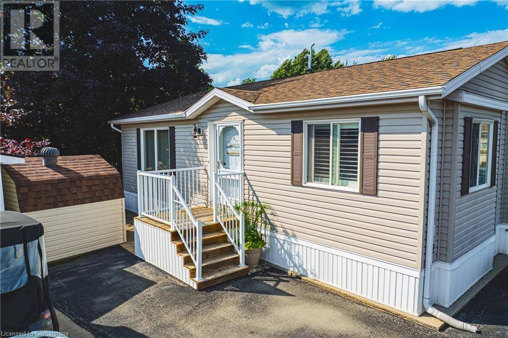 Puslinch, ON N0B2J0,52 HEMLOCK CRS Private