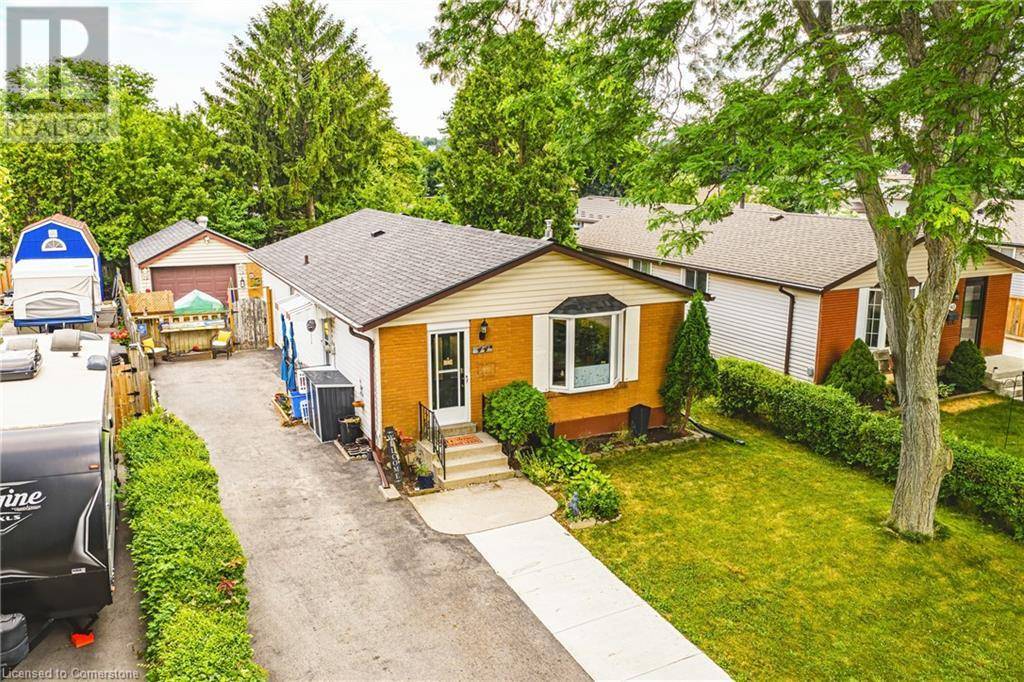 Hamilton, ON L8T4R1,44 BILLINGTON Crescent