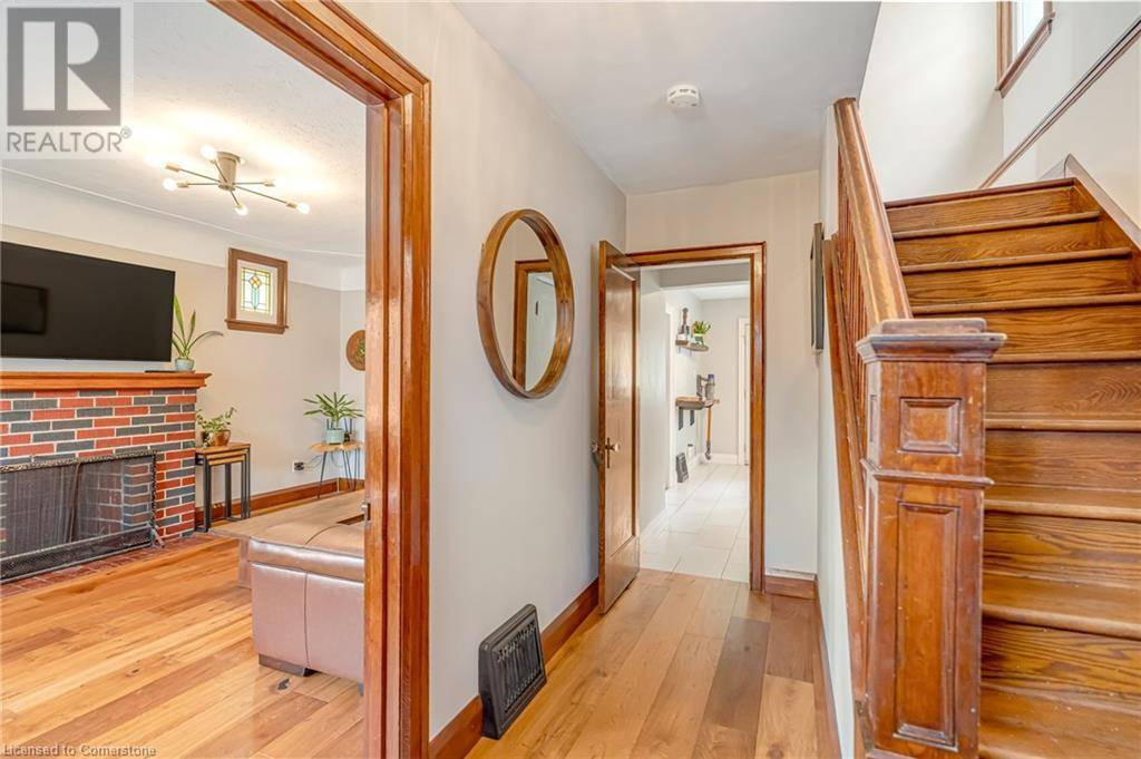Hamilton, ON L8M1T4,52 DELAWARE Avenue