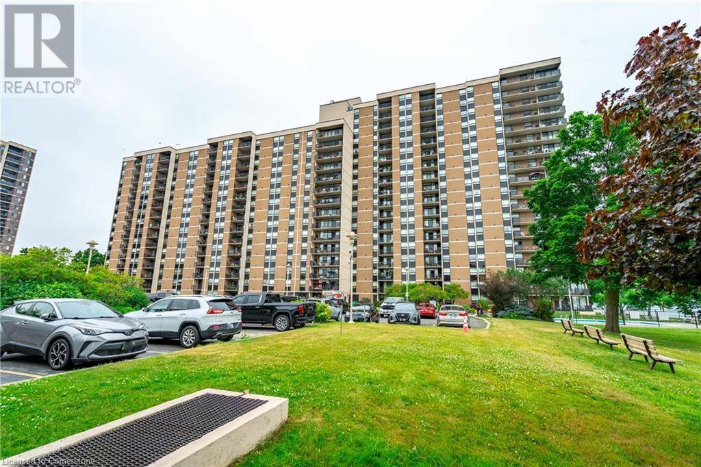 Hamilton, ON L8E3M6,500 GREEN RD #309