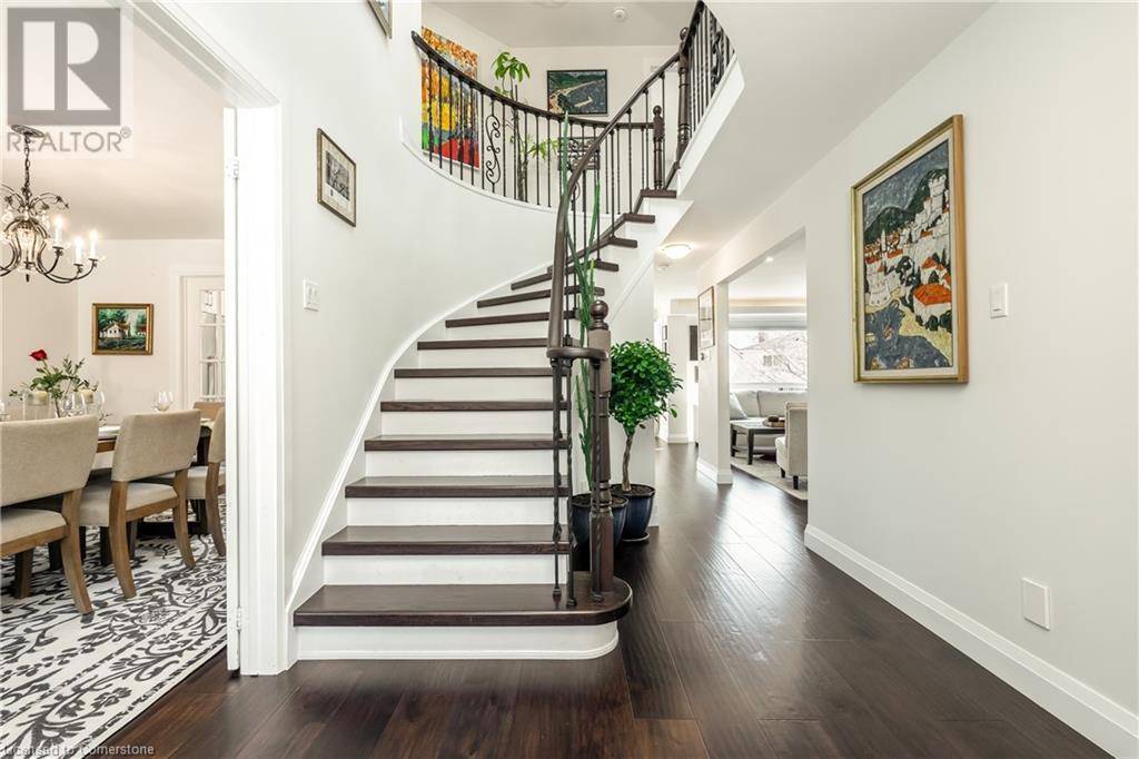 Waterloo, ON N2T1C3,206 WESTVALE Drive