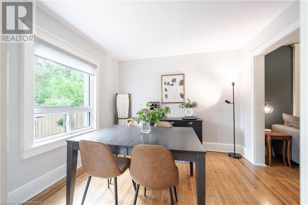 Hamilton, ON L8M2L9,264 HOLTON Avenue S