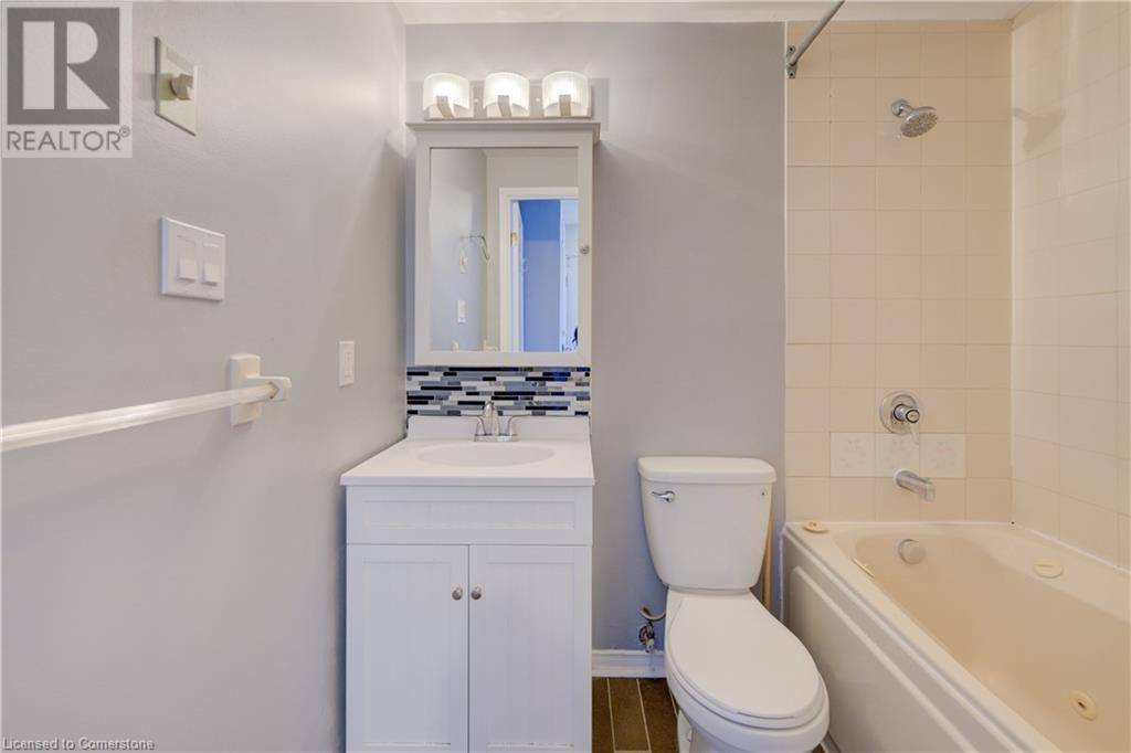 Hamilton, ON L8P4W4,36 JAMES ST South #1204
