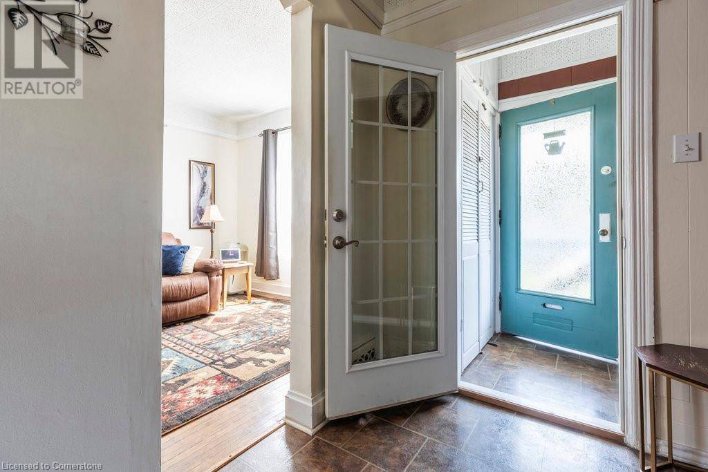 Hamilton, ON L8L2S5,67 BEECHWOOD Avenue