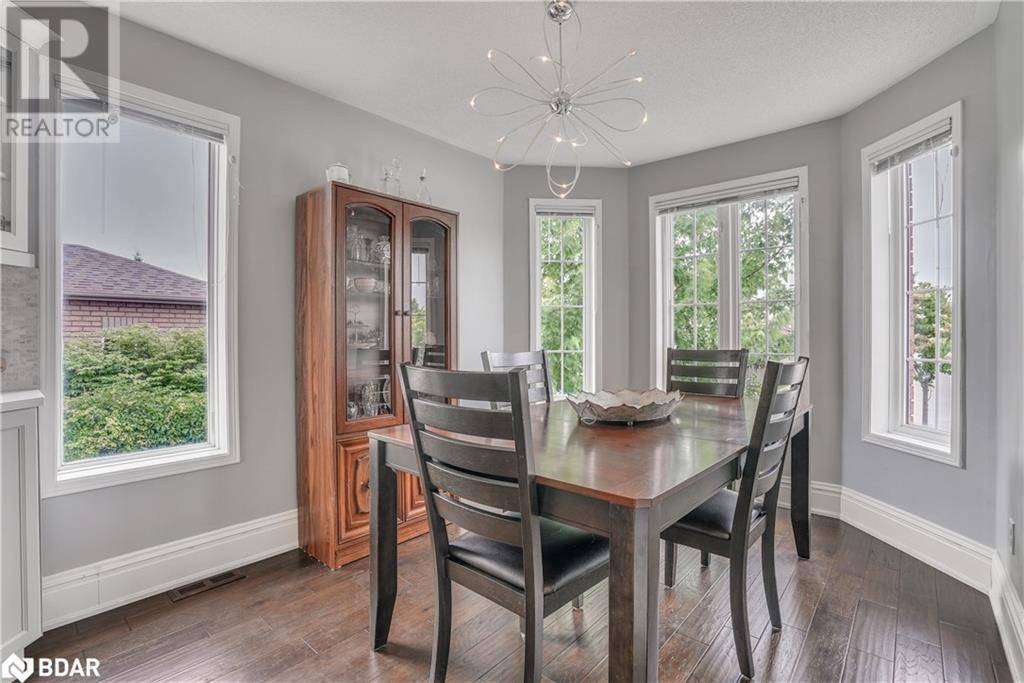 Barrie, ON L4N9K9,16 VICTORWAY Drive