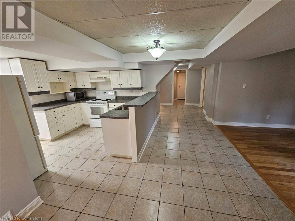 Burlington, ON L7M2X4,2173 CHARNWOOD DR #LOWER