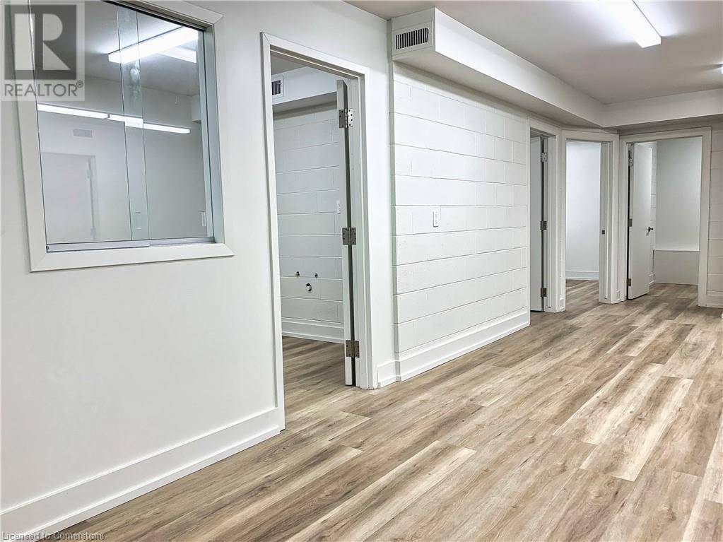 Welland, ON L3B3E1,165 PLYMOUTH RD #2