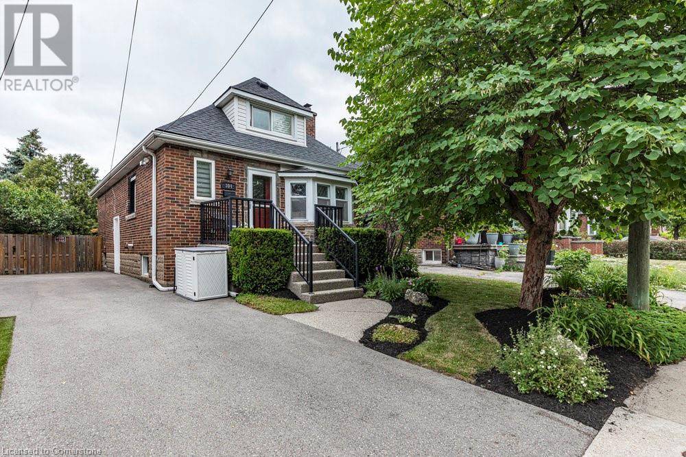 Hamilton, ON L8P2L6,304 STANLEY Avenue