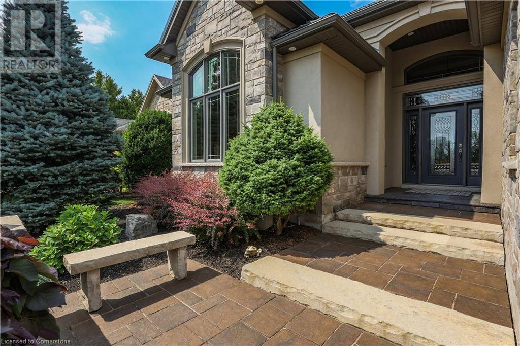 Grimsby, ON L3M2G6,61 LAKE ST #4