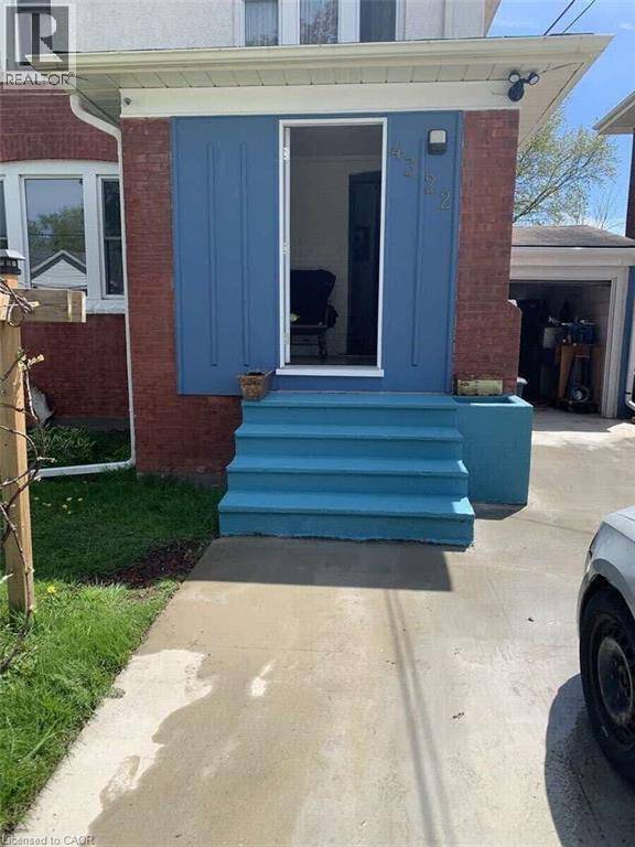 Niagara Falls, ON L2E1G8,4322 BAMPFIELD Street