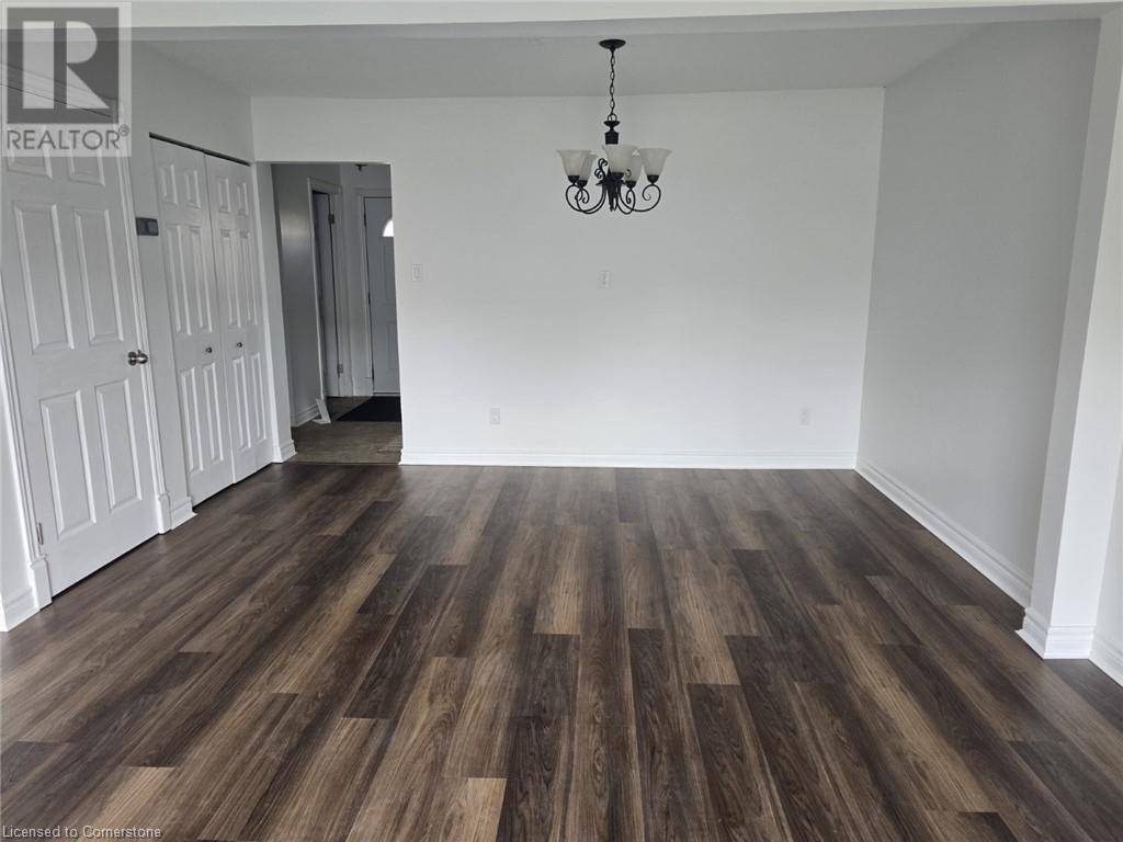 Hamilton, ON L9C5V3,1350 GARTH ST #82
