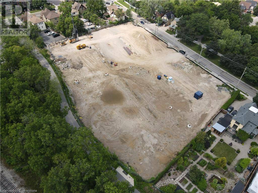 Kitchener, ON N2G2Y2,31 MILL ST #88