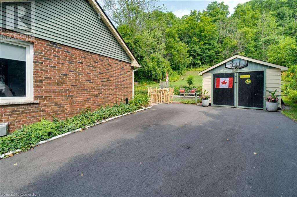 Dundas, ON L9H2S7,44 PARKSIDE Avenue