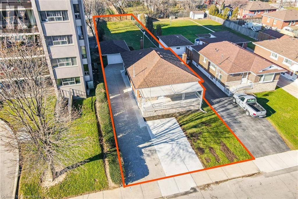 Hamilton, ON L8T3A9,394 EAST 42ND ST #1