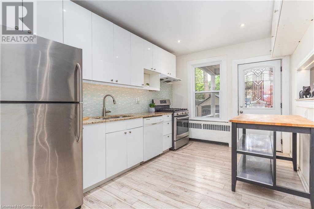 Hamilton, ON L8L6R6,20 BARNESDALE Avenue N