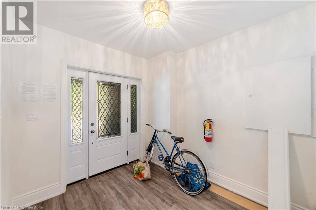 Hamilton, ON L8M2Y4,27 MELROSE Avenue S