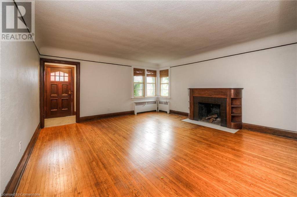 Kitchener, ON N2H1X1,51 MERNER AVE #1