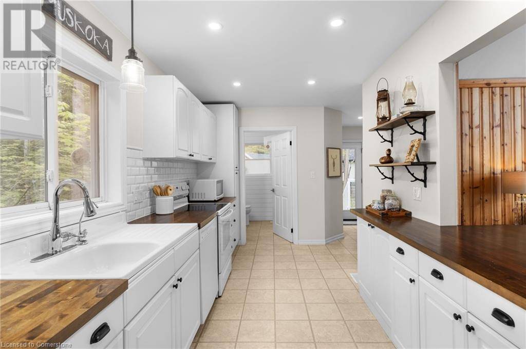 Gravenhurst, ON P1P1R3,1166 NORTH SHORE DR #3