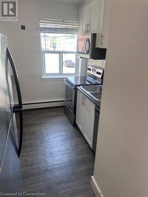 Dundas, ON L9H4N9,2 GRANT BLVD #9