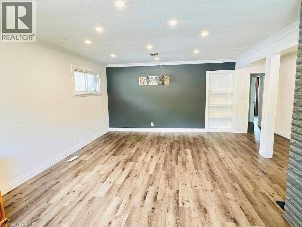 Oshawa, ON L1G5C9,387 MARY Street N