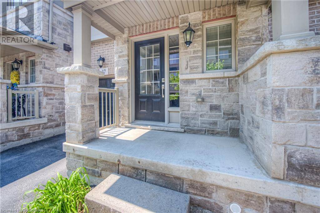 Waterdown, ON L8B0X1,215 DUNDAS ST East #38
