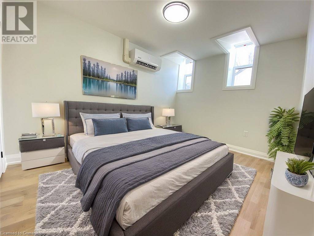 Hamilton, ON L8L2Z5,588 BARTON ST East #5