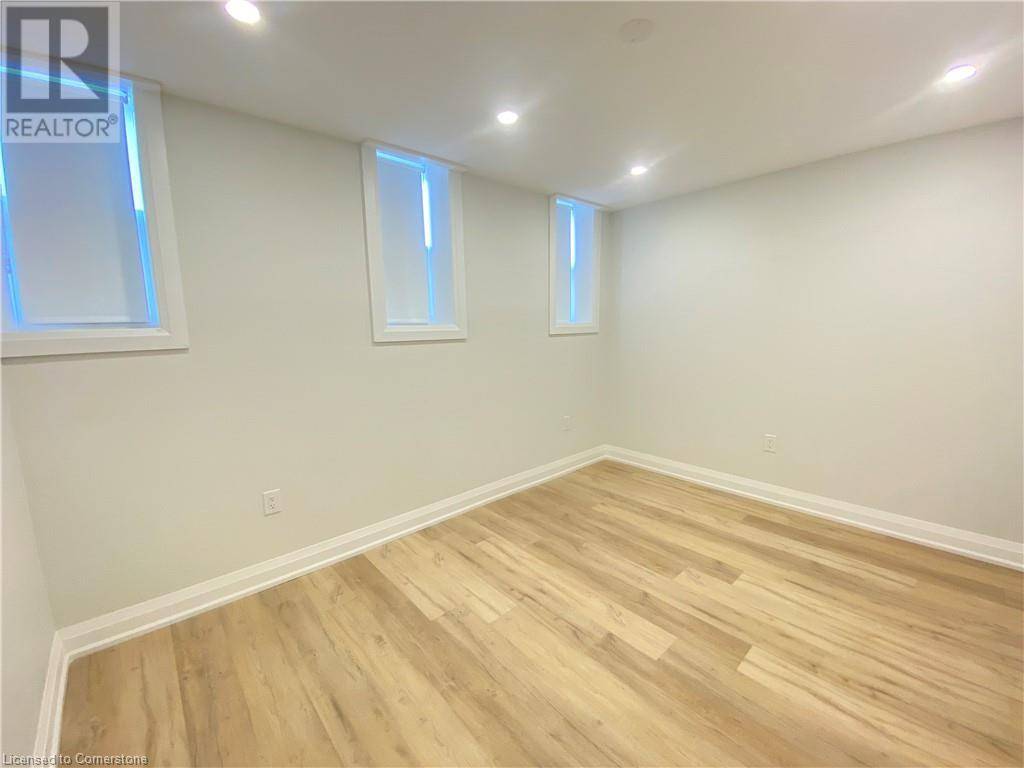 Hamilton, ON L8L2Z5,588 BARTON ST East #10