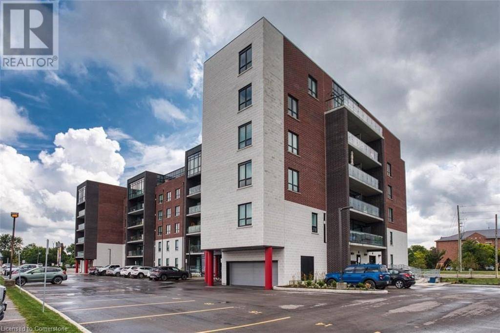 Waterdown, ON L8B2A4,5 HAMILTON ST #306