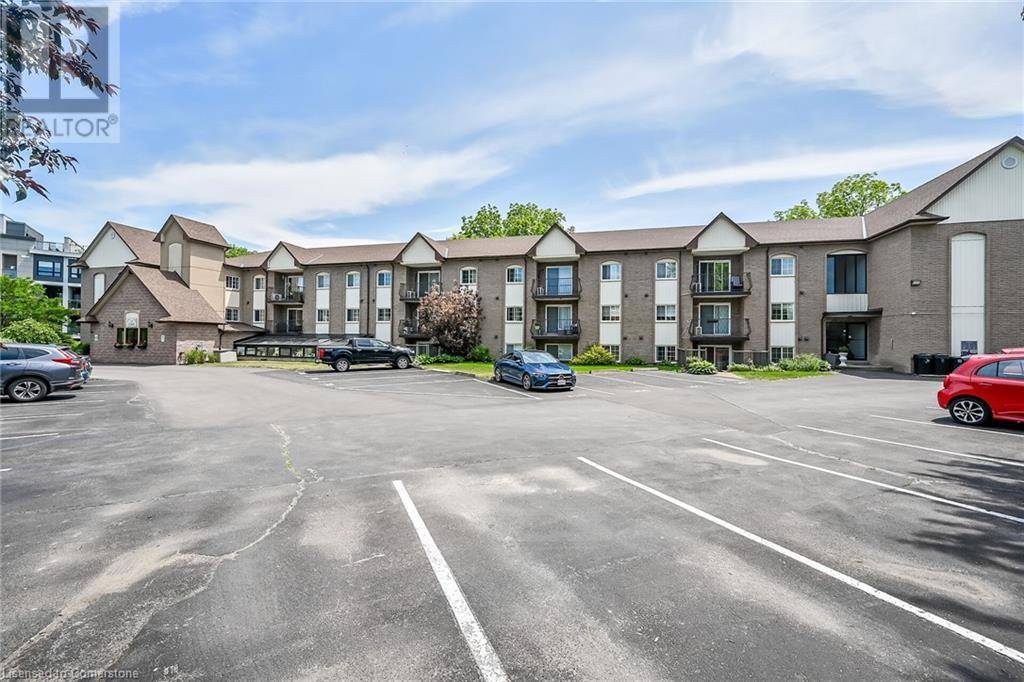 Grimsby, ON L3M1X5,20 JOHN ST #207