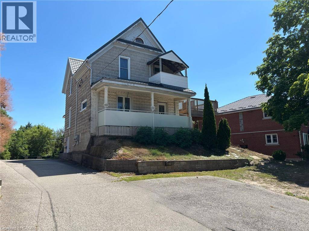 Kitchener, ON N2H4T6,134 LANCASTER Street W