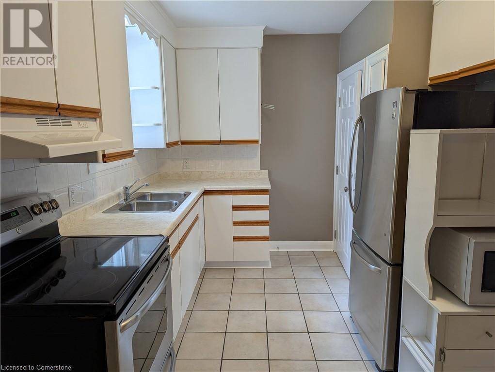 Kitchener, ON N2M3W2,224 HIGHLAND RD East #MAIN