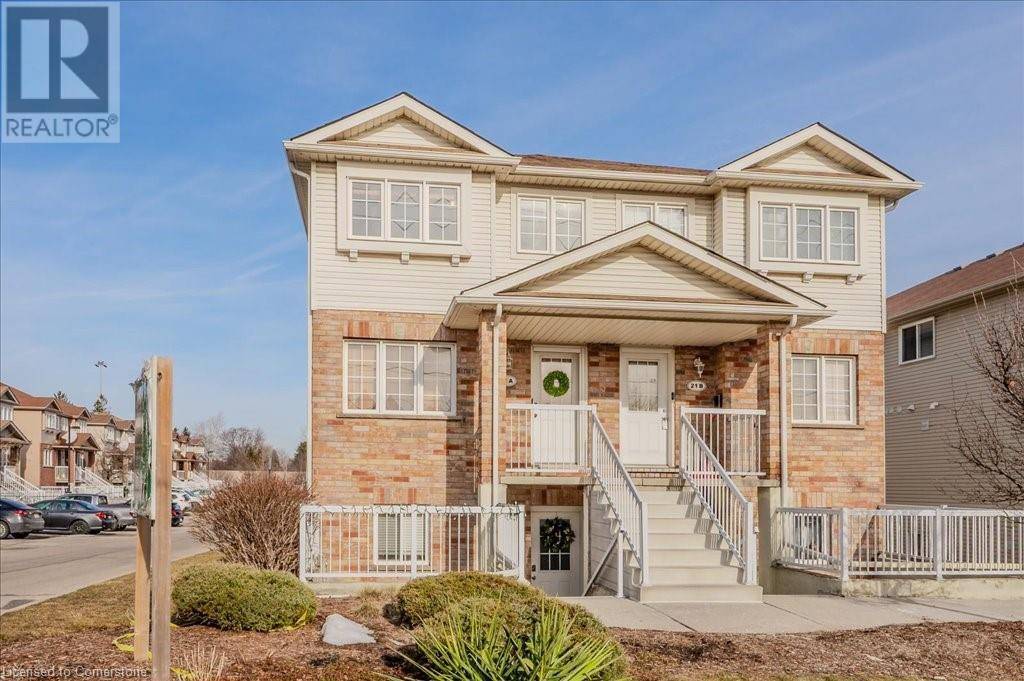 Kitchener, ON N2E0A3,50 HOWE DR #21A