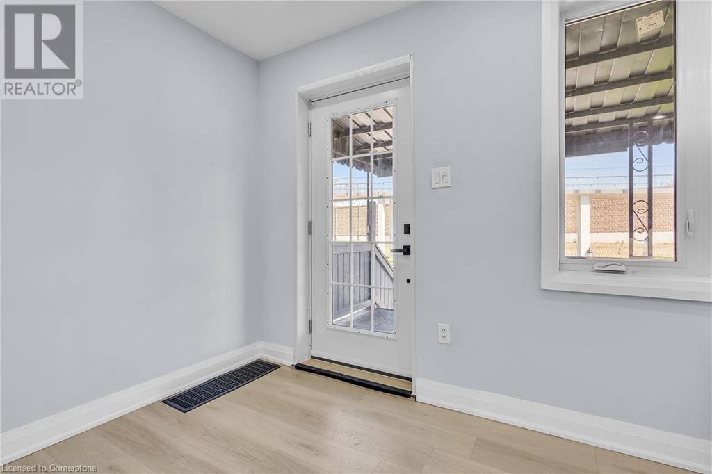 Kitchener, ON N2M4N7,84 AVALON Place