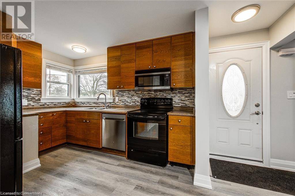 Hamilton, ON L8K4B6,94 GAILMONT DR #Upper
